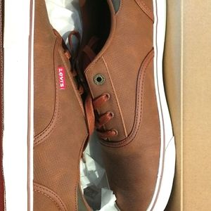 Men's 10.5 Brown Levi's Sneakers